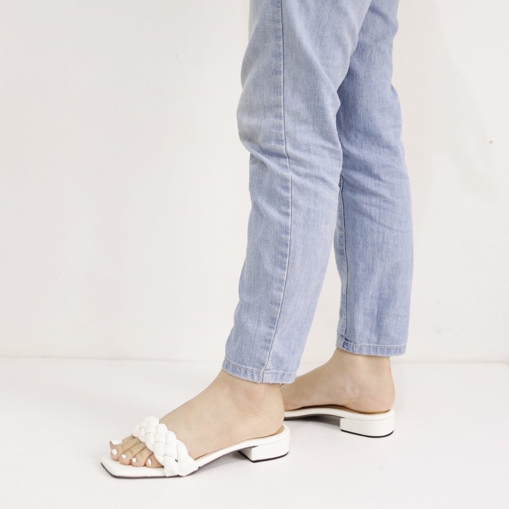 Mary Low Heels